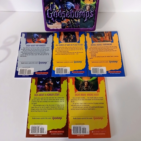 R.L Stine Goosebumps 25th Anniversary Retro 5 Book Set With Metal Tin - Picture 3 of 9